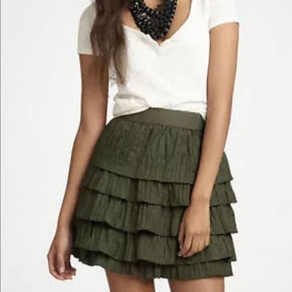 Crinkle Silk Tiered dark olive green skirt 2 / 4 - Picture 1 of 5